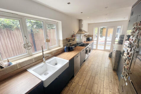 4 Tudor Road