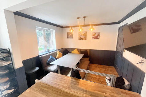 4 Tudor Road