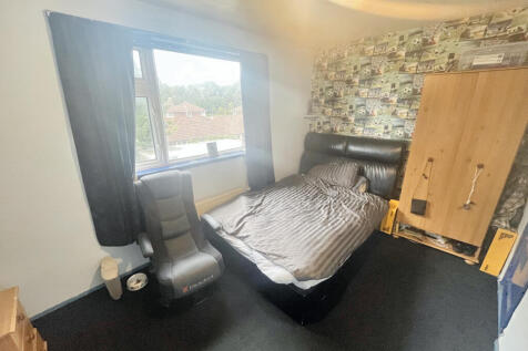 17 Mitton Drive