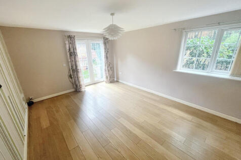 5 Woodside Court