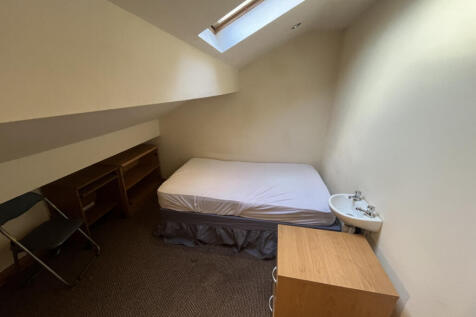 Room 6, 252 Aqueduct Street