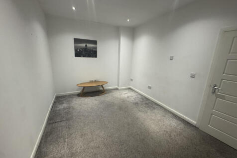 Flat 6 Station Terrace