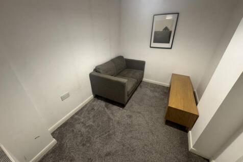 Flat 6 Station Terrace