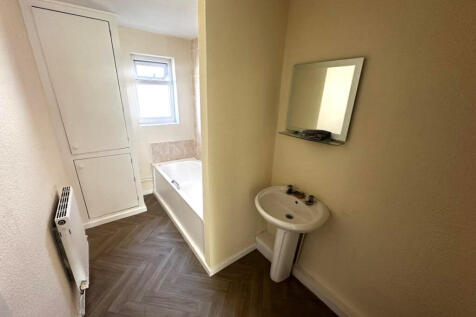 36 Lovat Road