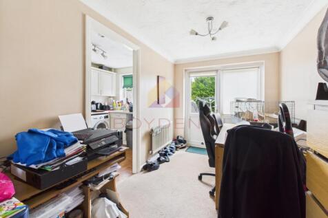 Property Image 4