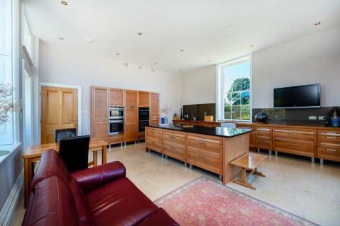 Substantial breakfast kitchen