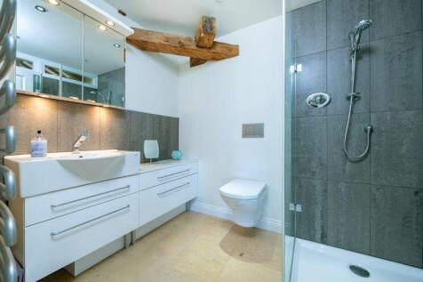 Second floor shower room