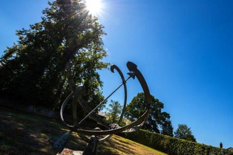 Decorative sun dial