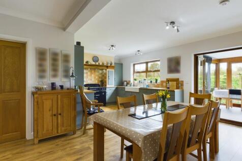 Dining kitchen