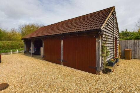 Garage/ outbuilding
