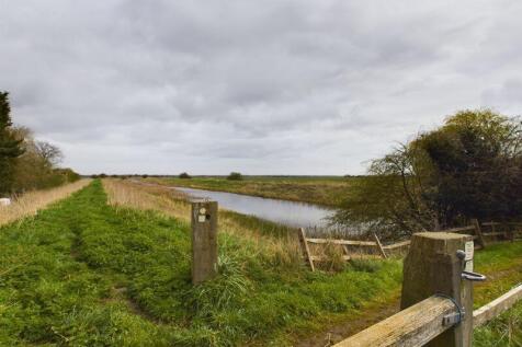 Nearby Delph waterway