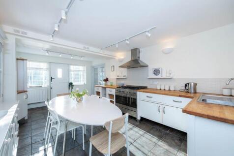 Dining kitchen
