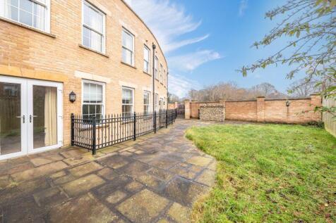 Rear elevation/garden