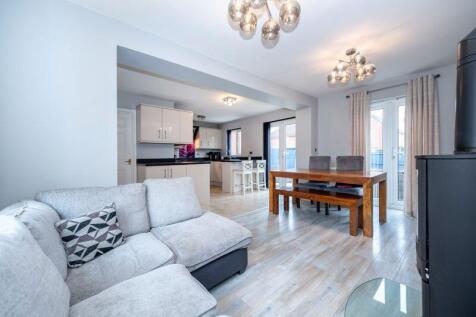 Living dining kitchen