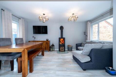 Living dining area