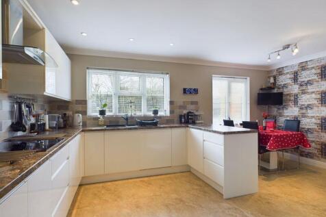 Dining kitchen