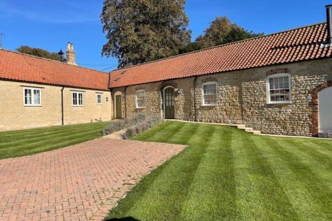 Frontage/garden/driveway