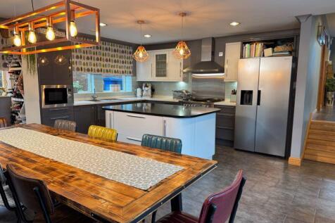Dining kitchen