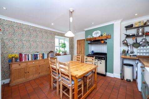 Dining kitchen