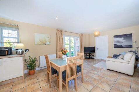 Living dining area