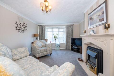 Sitting/dining room