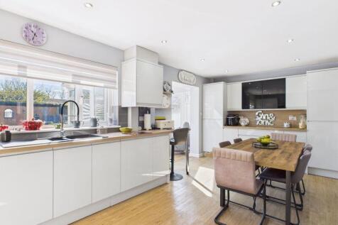 Dining kitchen