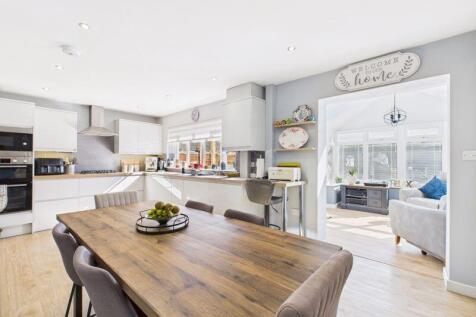 Dining kitchen