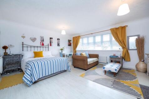 Self contained annex