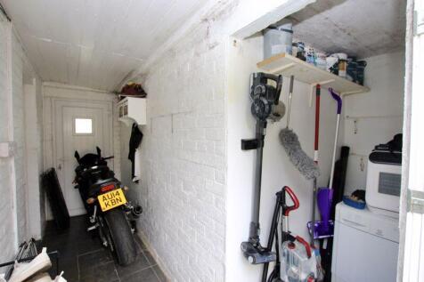 Lean-to storage