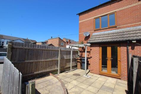 Rear courtyard garden