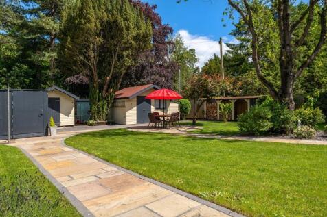 Rear garden/seating area