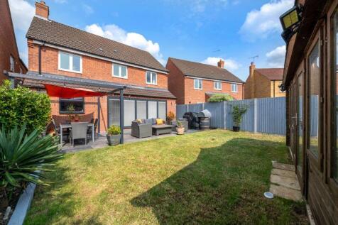 Rear garden/elevation