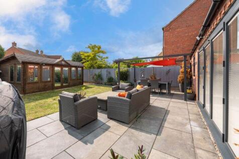 Rear decking/garden office