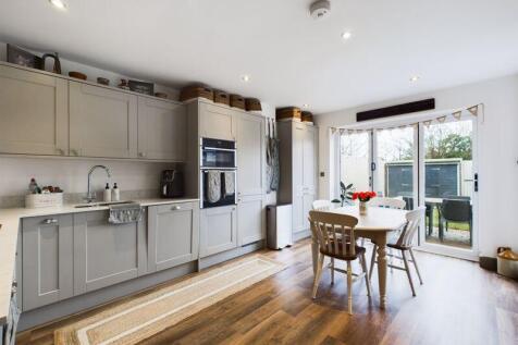 Dining kitchen