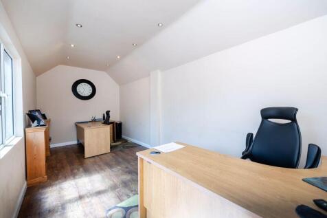Exterior home office/leisure room