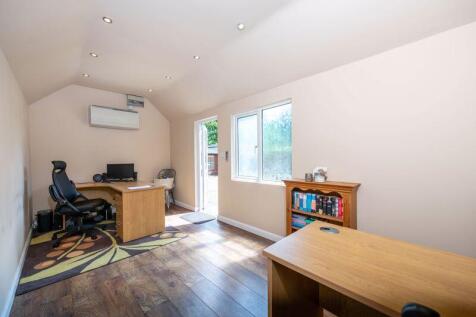 Exterior home office/leisure room