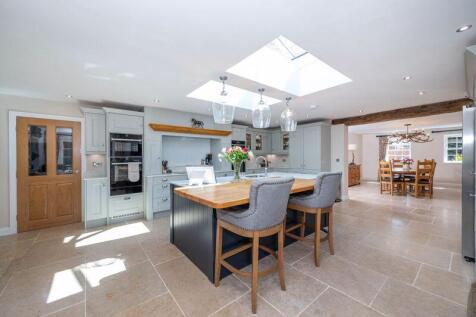 Living dining kitchen