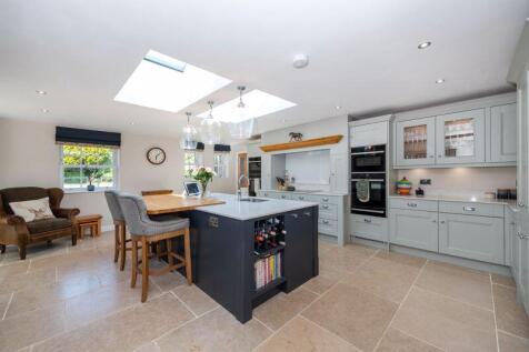 Living dining kitchen