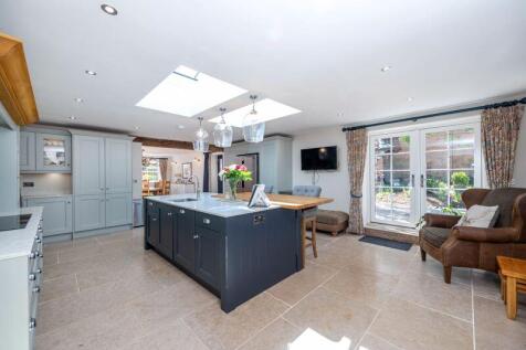 Living dining kitchen