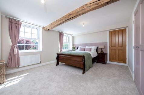 Guest bedroom
