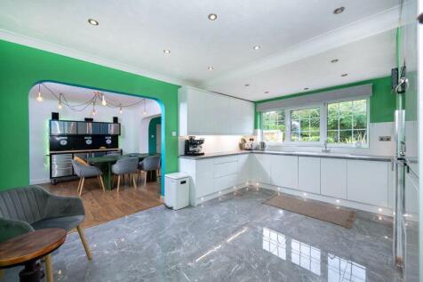 Sumptious dining kitchen