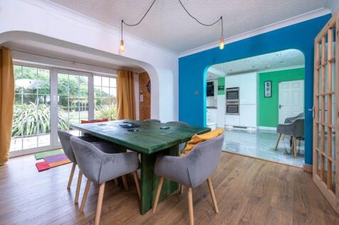 Dining kitchen