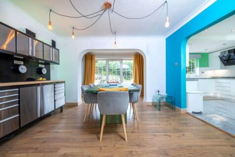 Dining kitchen