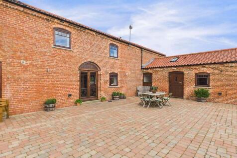 Front courytyard