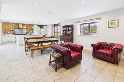 Living dining kitchen