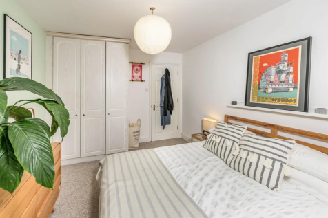 Bedroom Master 2.png