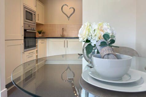 bh_apt_30_kitchen...