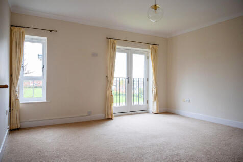 bh_apt_49_living_...