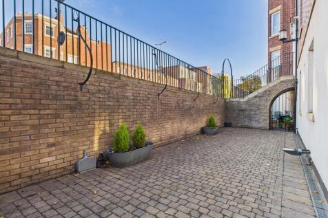 CAM02854G0-PR0466...