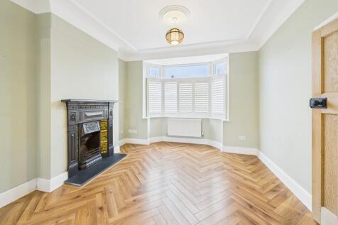 CAM02854G0-PR0472...